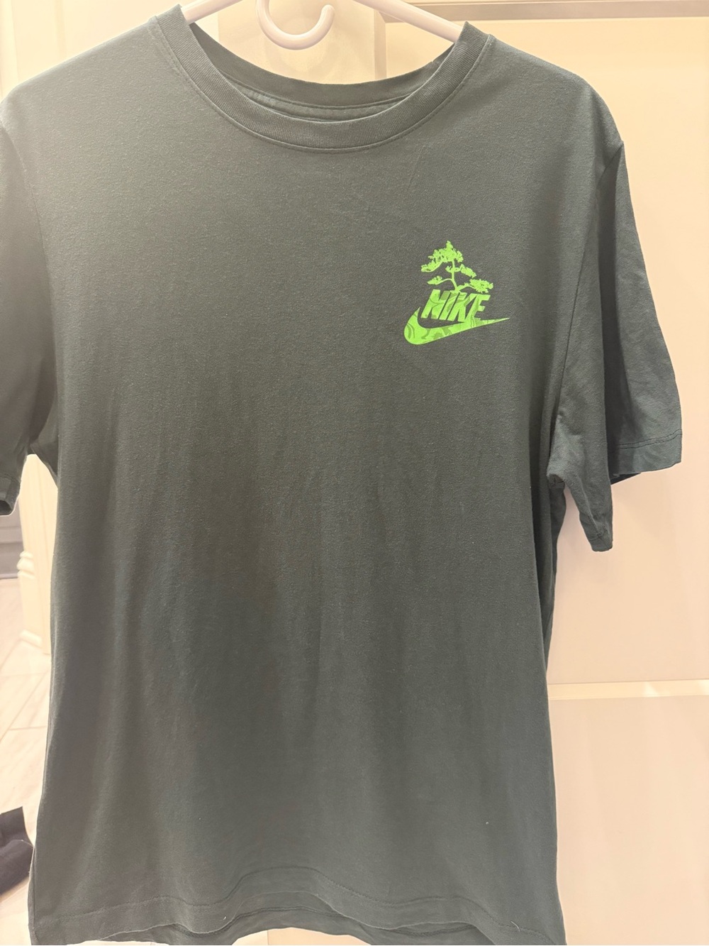 Nike Men’s Dri-fit t-shirt - Small